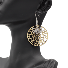 Paire de boucles d’oreilles fait à la main. Idée de cadeau. Fait main