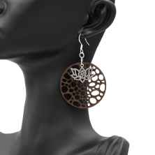Paire de boucles d’oreilles fait à la main. Idée de cadeau. Fait main