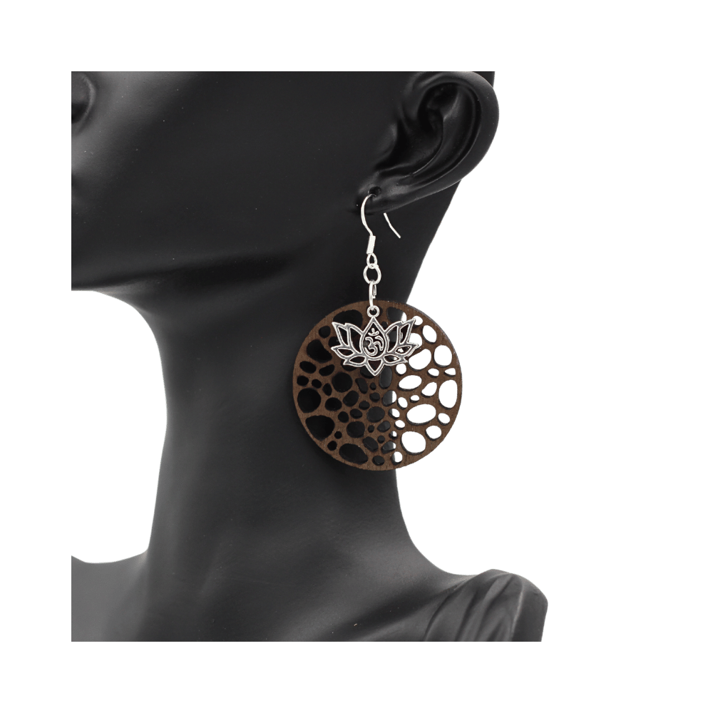 Paire de boucles d’oreilles fait à la main. Idée de cadeau. Fait main Paire de boucles d’oreilles fait à la main. Idée de cadeau. Fait main