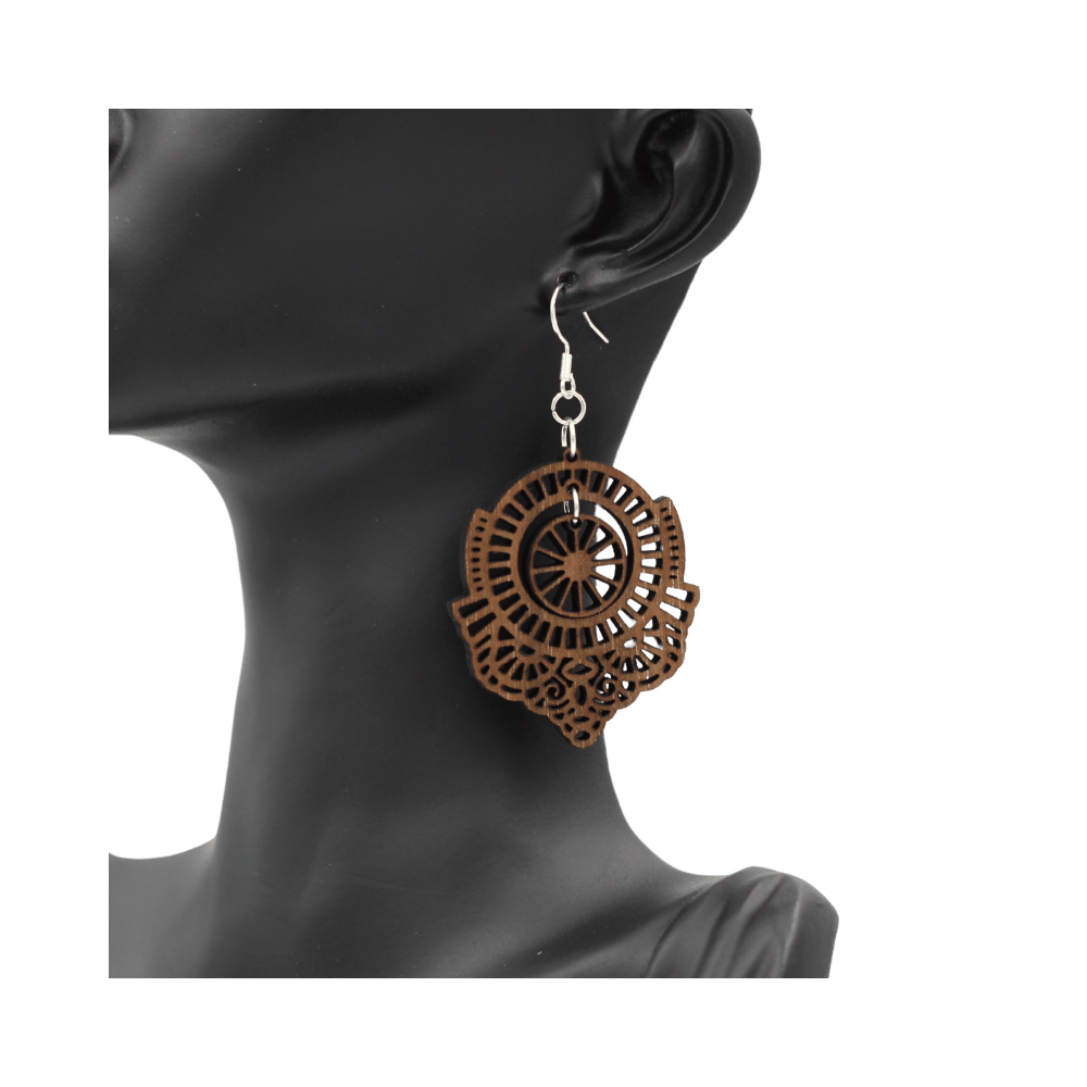Paire de boucles d’oreilles fait à la main. Idée de cadeau. Fait main Paire de boucles d’oreilles fait à la main. Idée de cadeau. Fait main