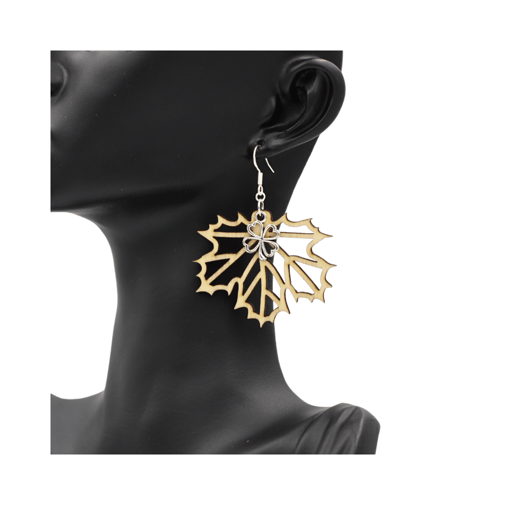 Paire de boucles d’oreilles fait à la main. Idée de cadeau. Fait main Paire de boucles d’oreilles fait à la main. Idée de cadeau. Fait main