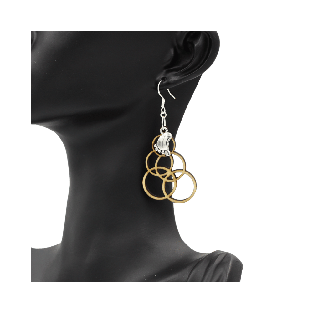 Paire de boucles d’oreilles fait à la main. Idée de cadeau. Fait main Paire de boucles d’oreilles fait à la main. Idée de cadeau. Fait main