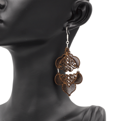 Paire de boucles d’oreilles fait à la main. Idée de cadeau. Fait main