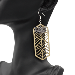 Paire de boucles d’oreilles fait à la main. Idée de cadeau. Fait main