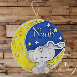 Tableau avec le nom Noah . Fabriqué en bois et personnalisé sur demande.