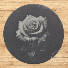 Planche à découper en ardoise rose gravée au laser