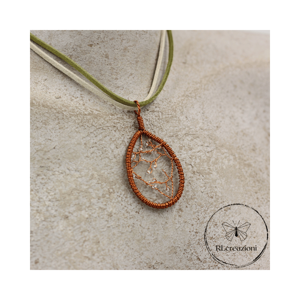 Collana in rame realizzata a mano. Idea regalo. Prodotti artigianali fatti a mano in Ticino Collana in rame realizzata a mano. Idea regalo. Prodotti artigianali fatti a mano in Ticino