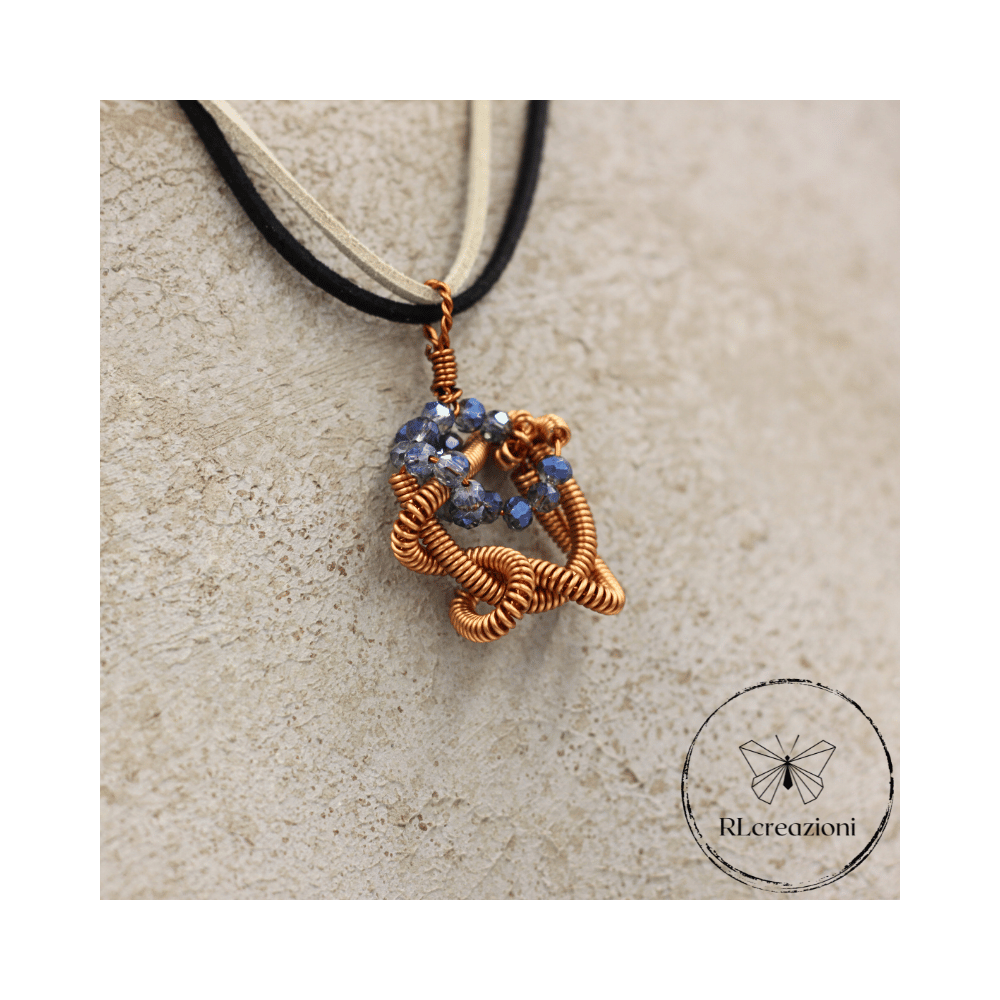 Collier en cuivre fait à la main. Idée de cadeau. Fabriqué à la main au Tessin Collier en cuivre fait à la main. Idée de cadeau. Fabriqué à la main au Tessin