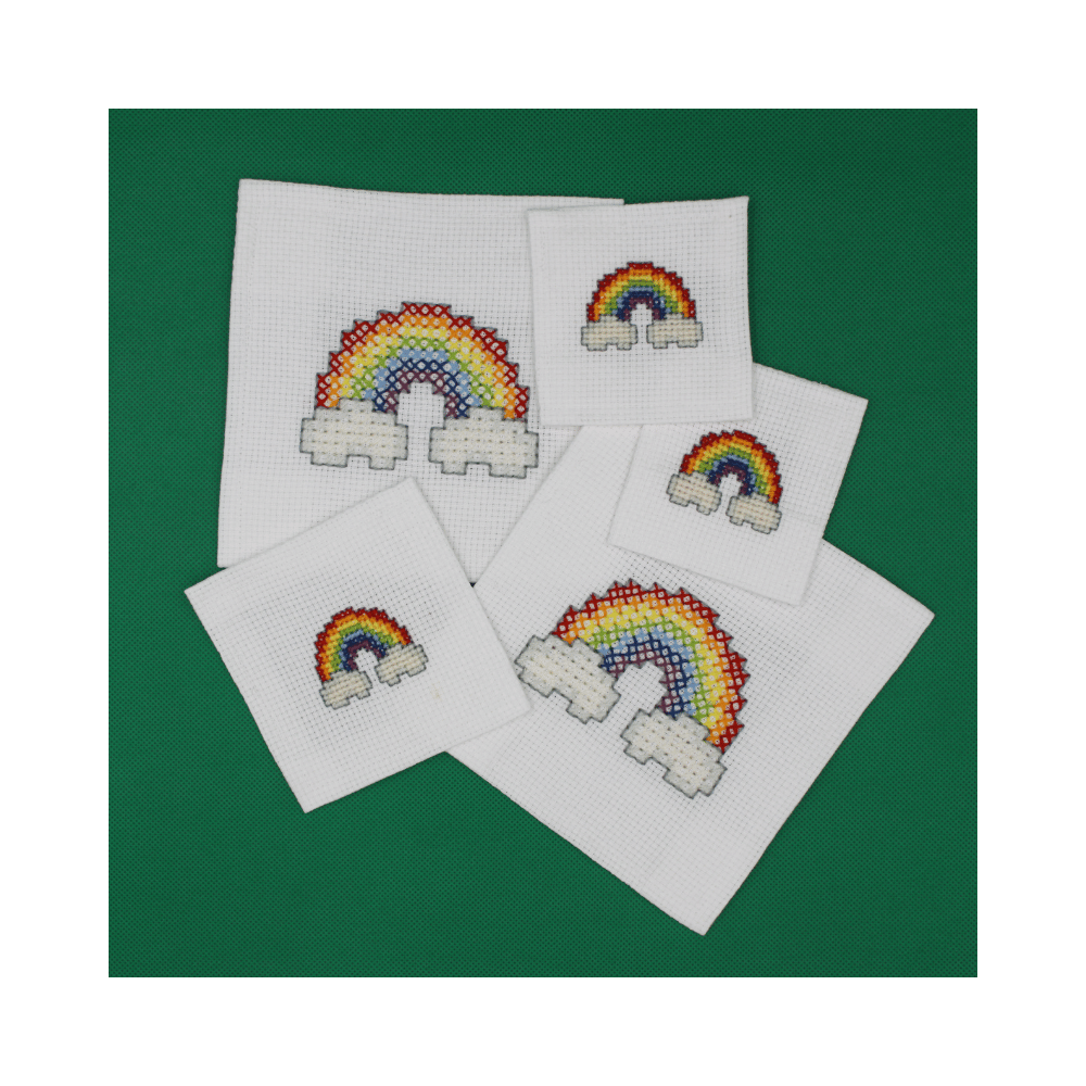 Contrassegno "Arcobaleno" ricamato a mano.