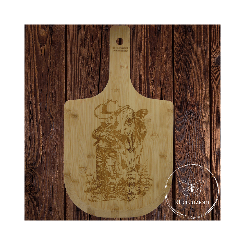 Planche à découper avec gravure laser 'cowboy child'. Personnalisation sur demande Planche à découper avec gravure laser 'cowboy child'. Personnalisation sur demande