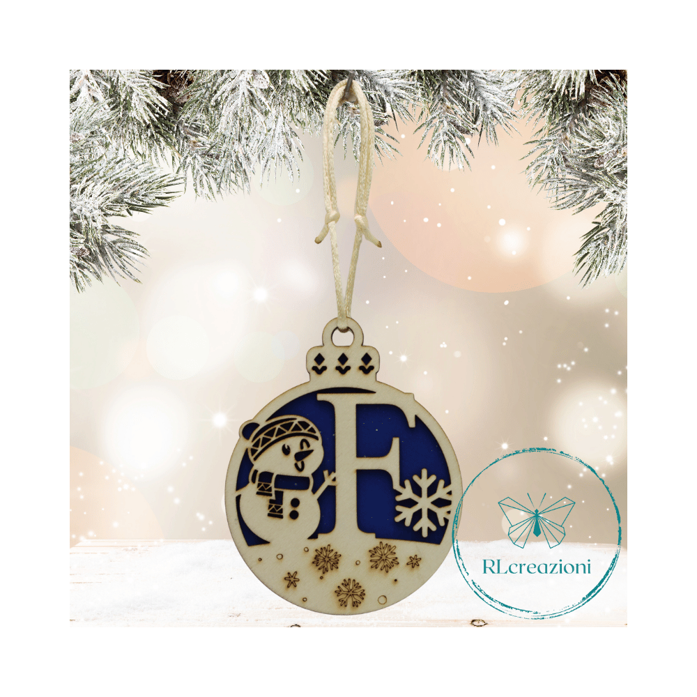Decorazione per l'albero di Natale. Realizzata con taglio laser. Lettera F Decorazione per l'albero di Natale. Realizzata con taglio laser. Lettera F