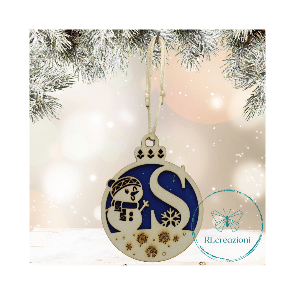 Decorazione per l'albero di Natale. Realizzata con taglio laser. Lettera S Decorazione per l'albero di Natale. Realizzata con taglio laser. Lettera S