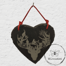 Mini-Malerei mit Lasergravur. Stilisierte Hirsche