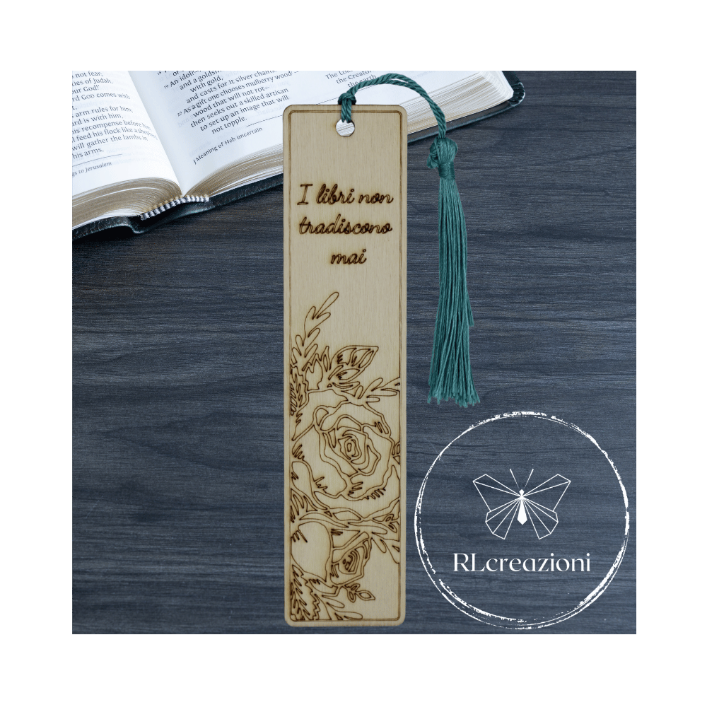 Marque-page en bois "Les livres ne trahissent jamais". Marque-page en bois "Les livres ne trahissent jamais".