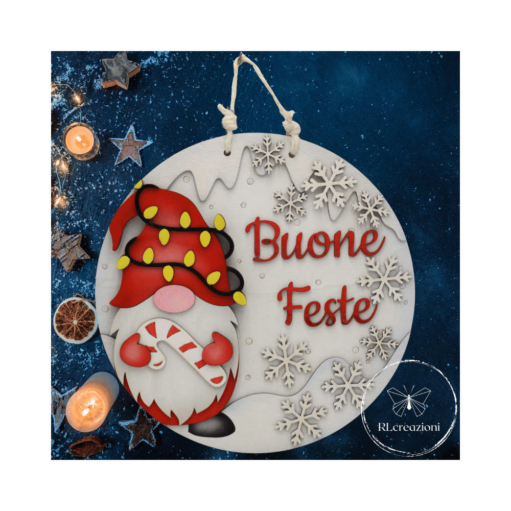 une porte en bois originale réalisée par découpe laser et décoration à l'aérographe