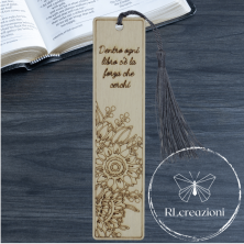 segnalibro in legno. gadget per i clienti