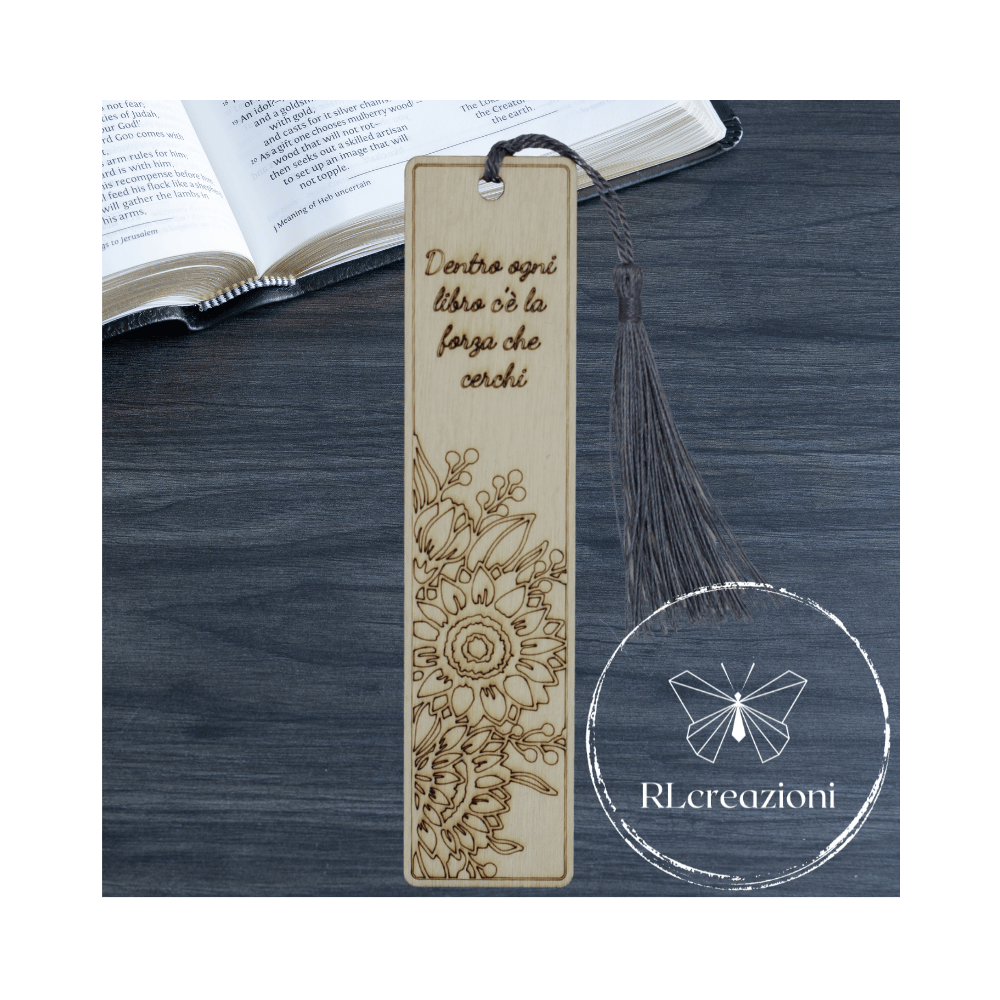 Marque-page en bois. gadget pour les clients