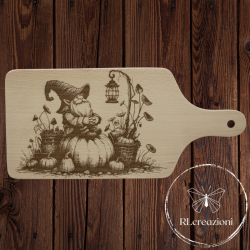 Planche à découper avec gravure laser 'Gnome'. Personnalisation sur demande
