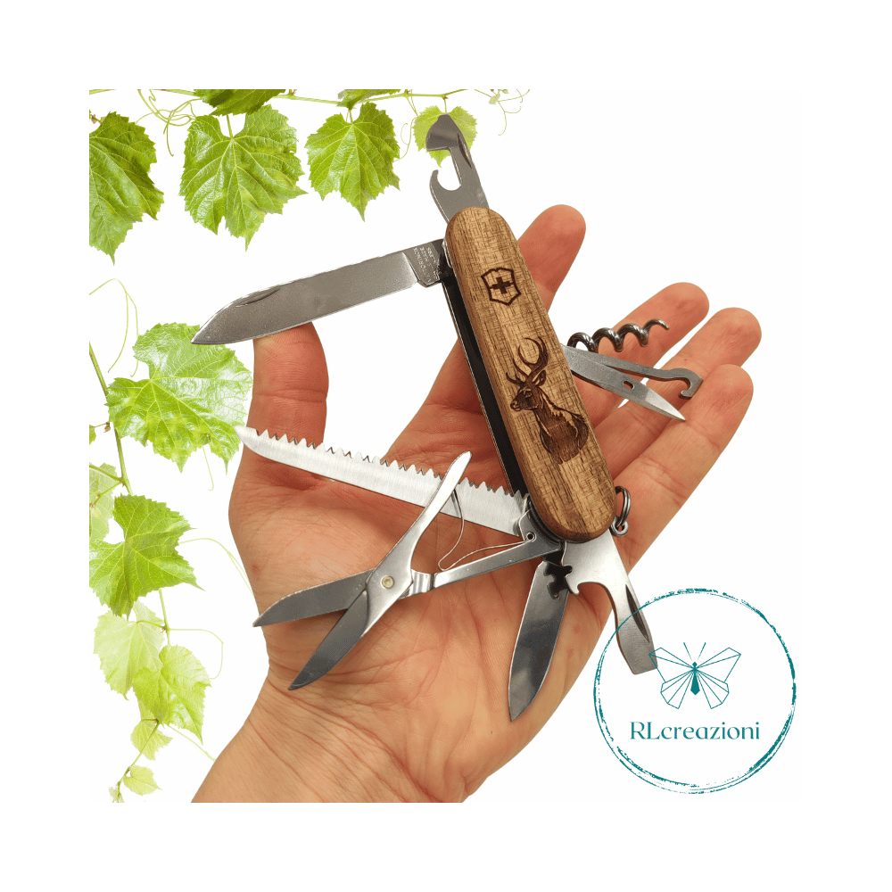 Victorinox Huntsman Wood con incisione laser. 13 funzioni. Personalizzato su richiesta. "Cervo"