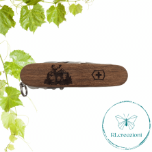 Victorinox Huntsman Wood mit Lasergravur. 13 Funktionen. Auf Wunsch personalisiert. „Hirsch“