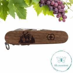 Victorinox Sparta en bois de noyer avec gravure laser. 10 fonctions. Personnalisé sur demande