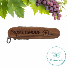 Victorinox Sparta en bois de noyer avec gravure laser. 10 fonctions. Personnalisé sur demande