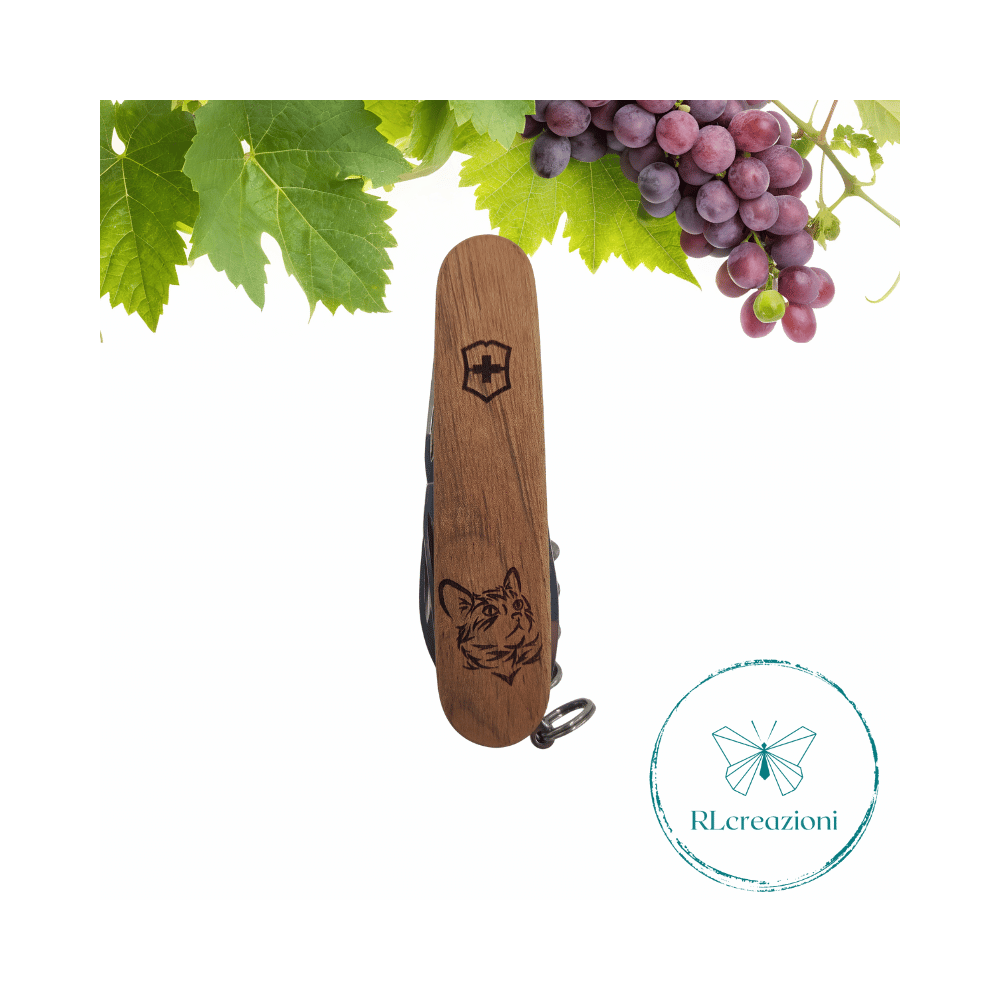 Victorinox Sparta in legno di noce con incisione laser. 10 funzioni. Personalizzato su richiesta.