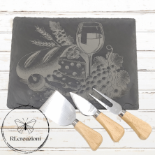Produits artisanaux. Planche à découper en ardoise gravée au laser. Service à fromage personnalisé sur demande
