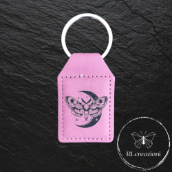 portachiavi in similpelle con incisione laser. Falena con luna. Personalizzabili. Ideali come gadget aziendali