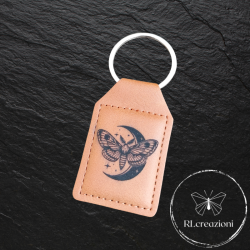 Porte-clés en simili cuir marron avec gravure laser « Papillon de nuit et lune »