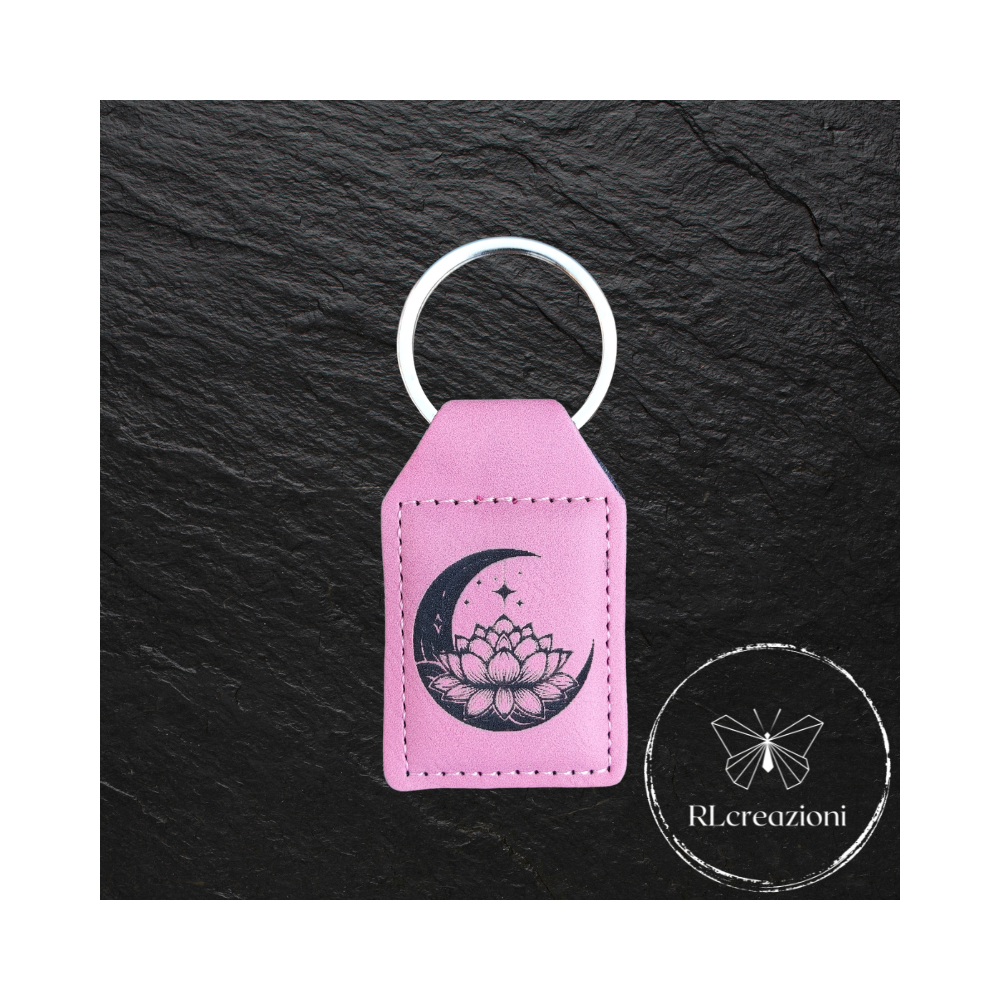 portachiavi in similpelle con incisione laser. Fiore di loto con luna. Personalizzabili. Ideali come gadget aziendali