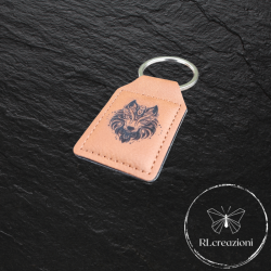 Portachiavi in similpelle marrone con incisione laser "Lupo"