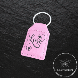 Portachiavi in similpelle rosa con incisione laser "Love"