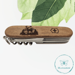 Victorinox Huntsman Wood con incisione laser. 13 funzioni. Personalizzato su richiesta. "Cervo"
