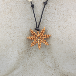 Collier en cuivre fait à la main. Idée de cadeau. Fait main