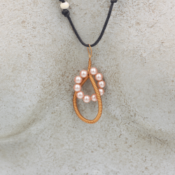 Collana in rame realizzata a mano. Idea regalo. Prodotti artigianali fatti a mano in Ticino