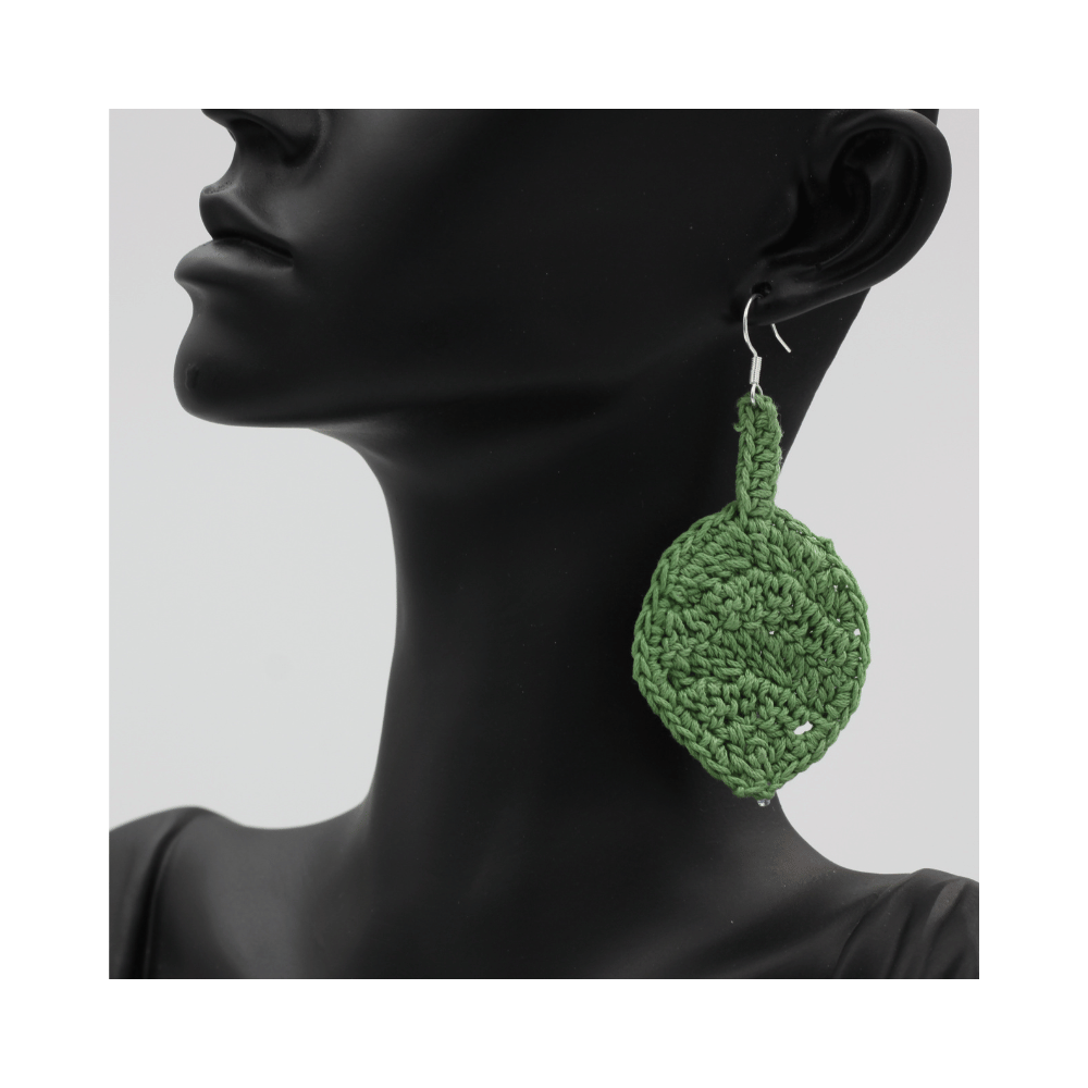 Paire de boucles d’oreilles fait à la main. Idée de cadeau. Fait main Paire de boucles d’oreilles fait à la main. Idée de cadeau. Fait main
