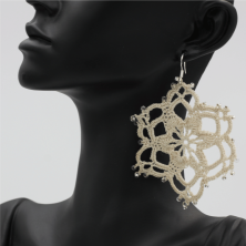Paire de boucles d’oreilles fait à la main. Idée de cadeau. Fait main