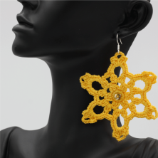 Paire de boucles d’oreilles fait à la main. Idée de cadeau. Fait main