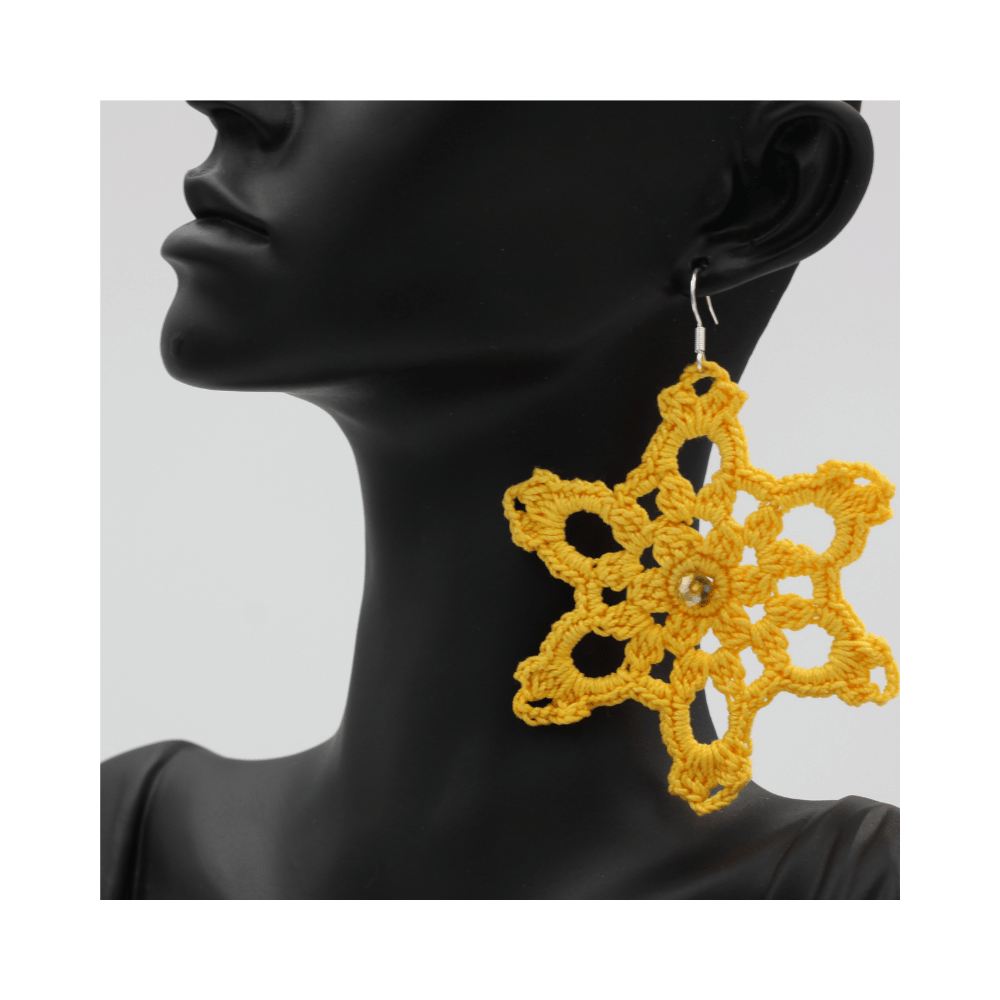 Paire de boucles d’oreilles fait à la main. Idée de cadeau. Fait main Paire de boucles d’oreilles fait à la main. Idée de cadeau. Fait main