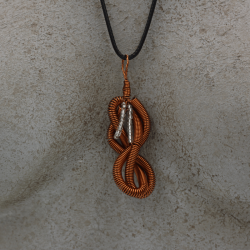 Collier en cuivre fait à la main. Idée de cadeau. Fait main