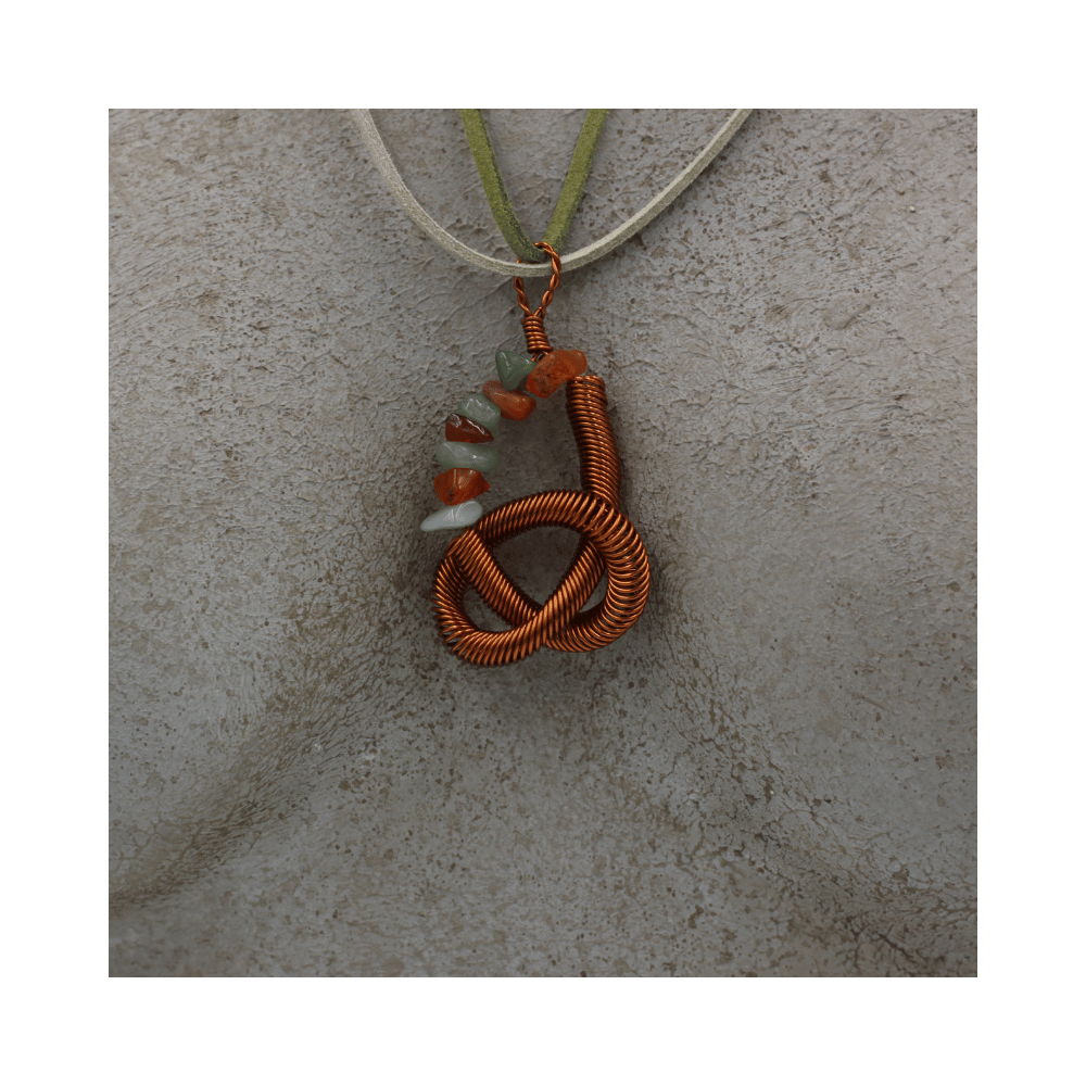 Collier en cuivre fait à la main. Idée de cadeau. Fait main Collier en cuivre fait à la main. Idée de cadeau. Fait main
