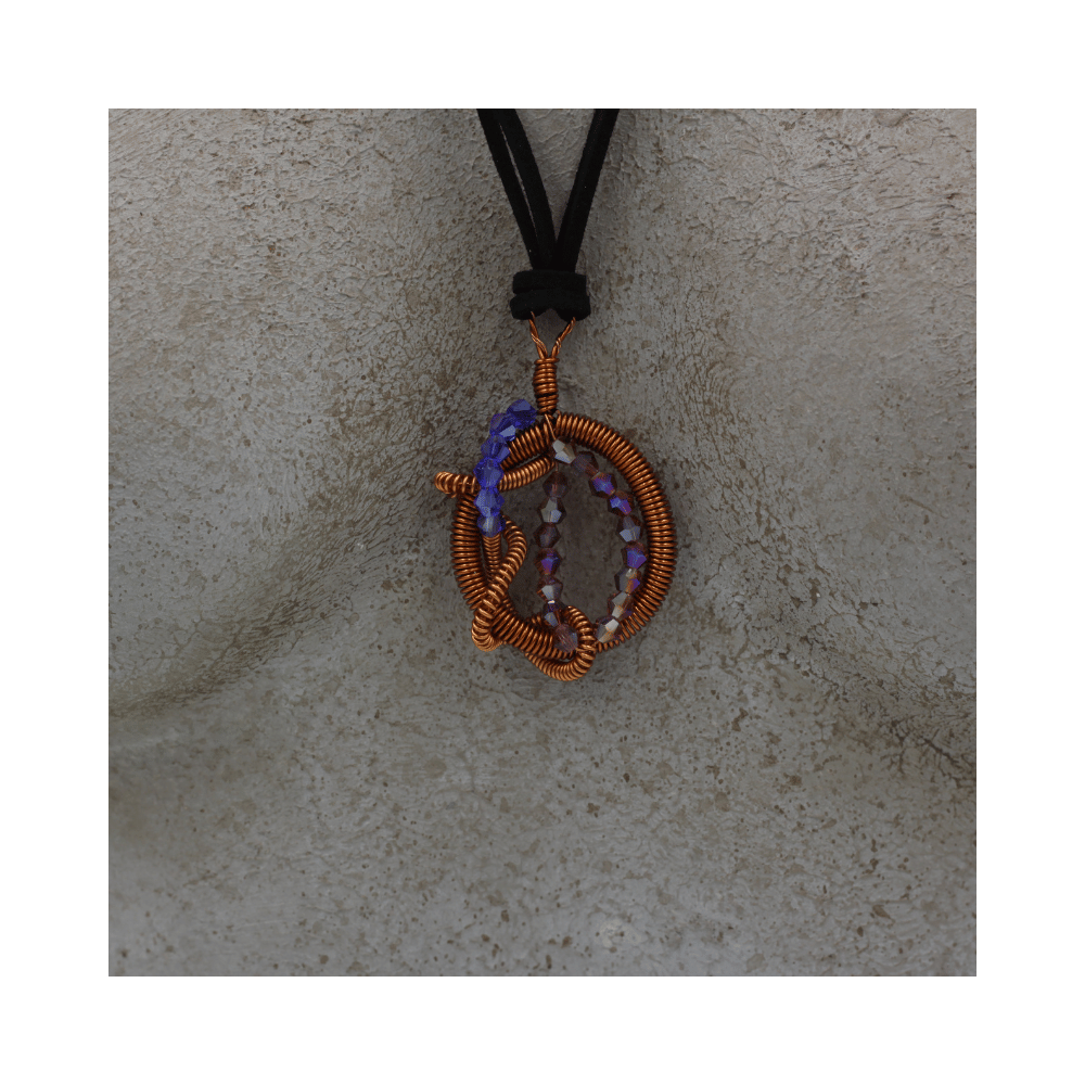 Collier en cuivre fait à la main. Idée de cadeau. Fait main Collier en cuivre fait à la main. Idée de cadeau. Fait main