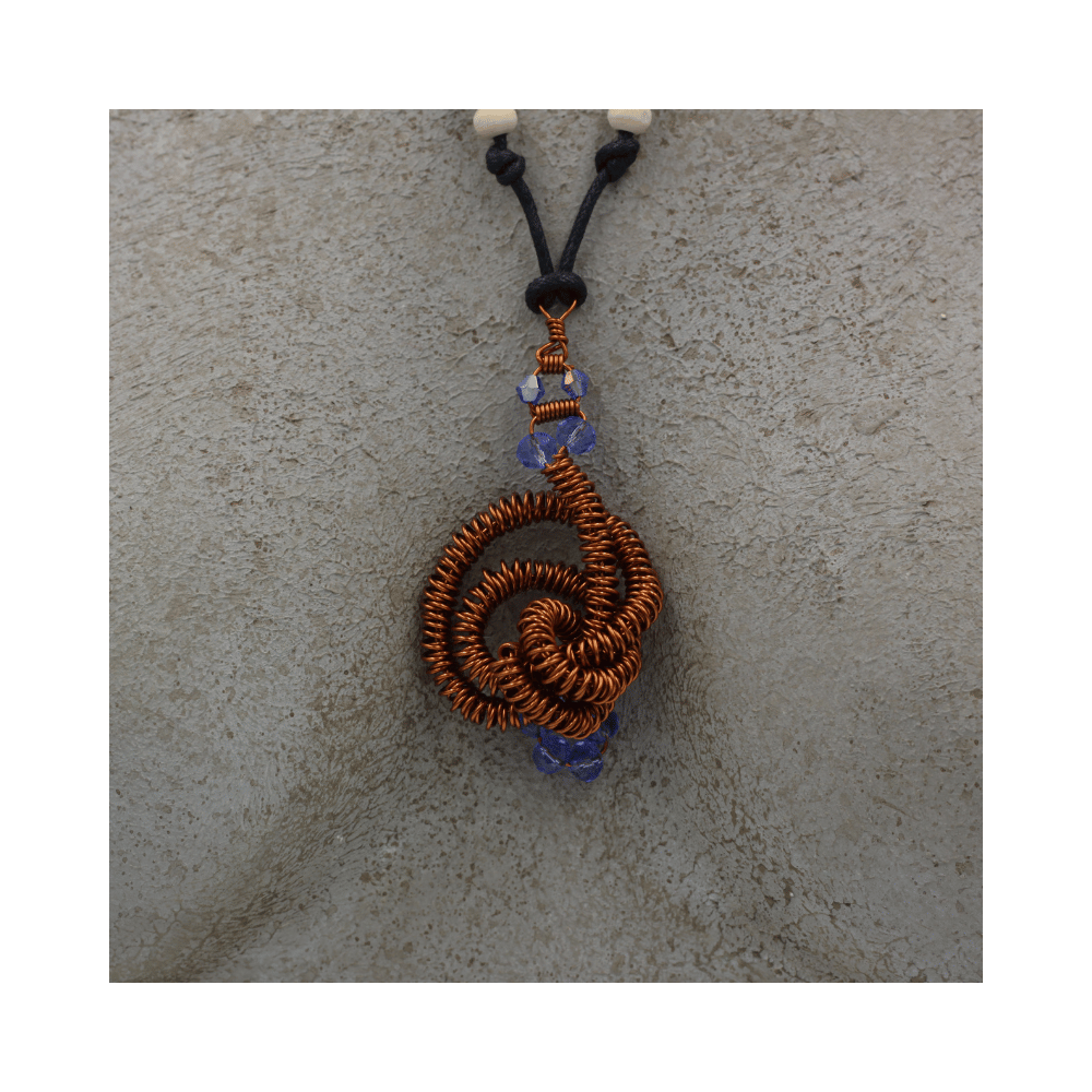 Collier en cuivre fait à la main. Idée de cadeau. Fait main Collier en cuivre fait à la main. Idée de cadeau. Fait main