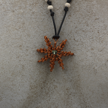 Collier en cuivre fait à la main. Idée de cadeau. Fait main