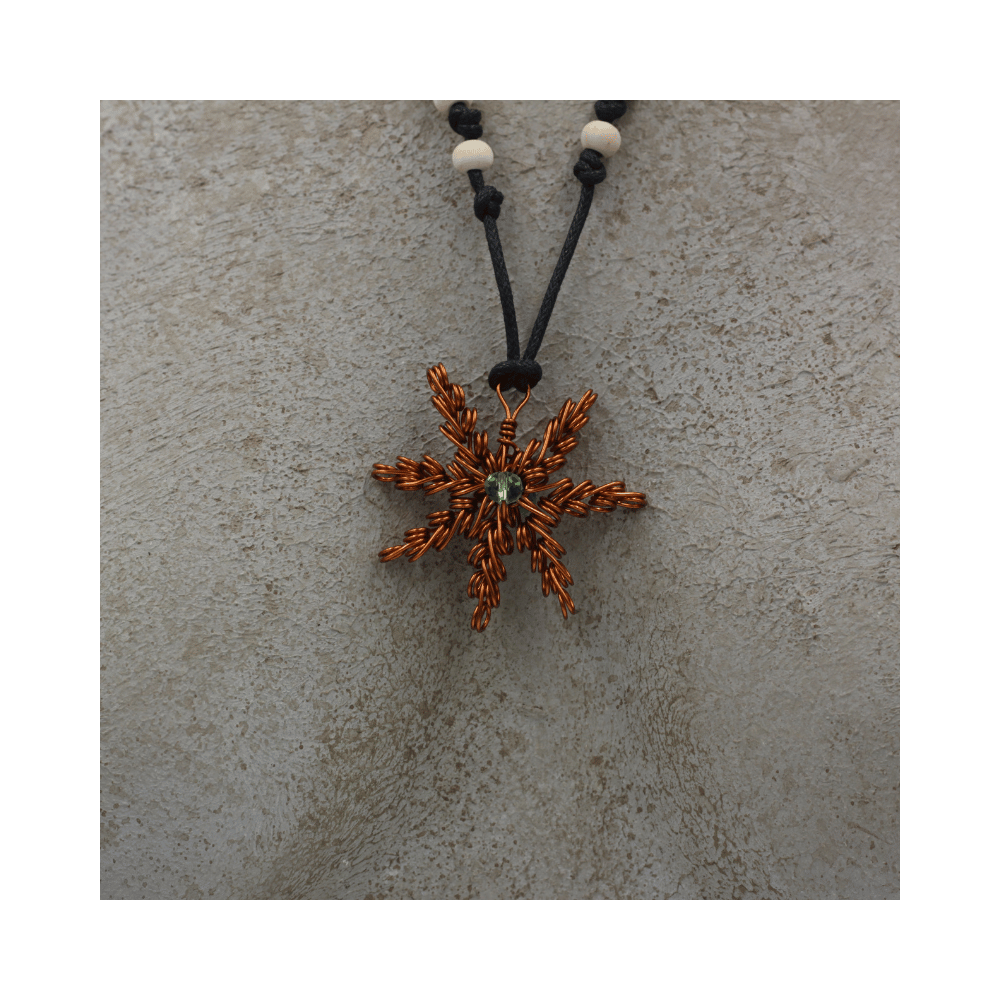 Collier en cuivre fait à la main. Idée de cadeau. Fait main Collier en cuivre fait à la main. Idée de cadeau. Fait main