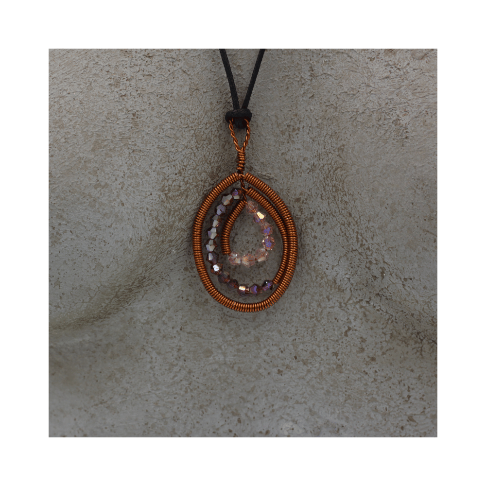 Collier en cuivre fait à la main. Idée de cadeau. Fait main Collier en cuivre fait à la main. Idée de cadeau. Fait main