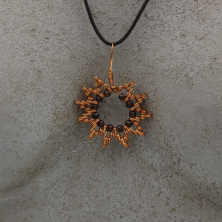Collier en cuivre fait à la main. Idée de cadeau. Fait main