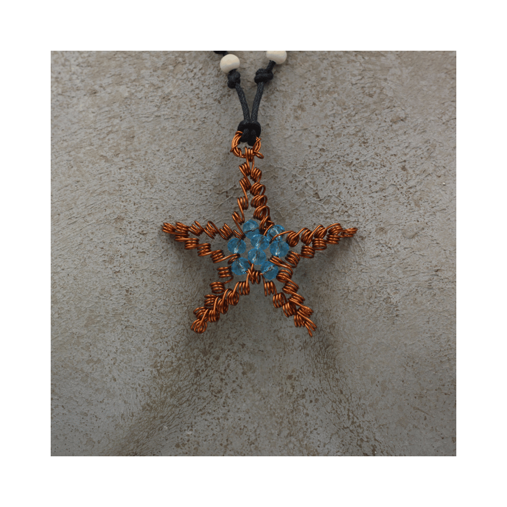 Collana in rame realizzata a mano. Idea regalo. Prodotti artigianali fatti a mano in Ticino Collana in rame realizzata a mano. Idea regalo. Prodotti artigianali fatti a mano in Ticino