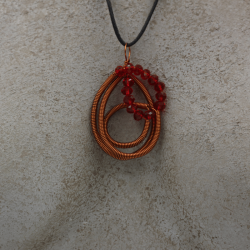Collana in rame realizzata a mano. Idea regalo. Prodotti artigianali fatti a mano in Ticino